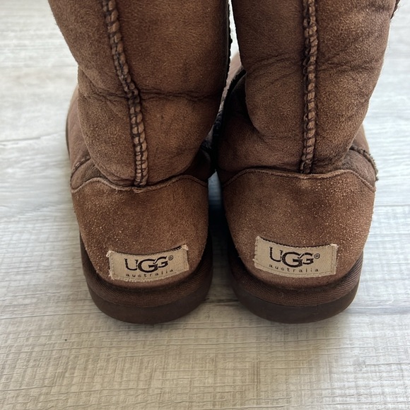 UGG Boots - Picture 4 of 7